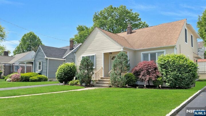 Property Photo:  45 W Oldis Street  NJ 07662 