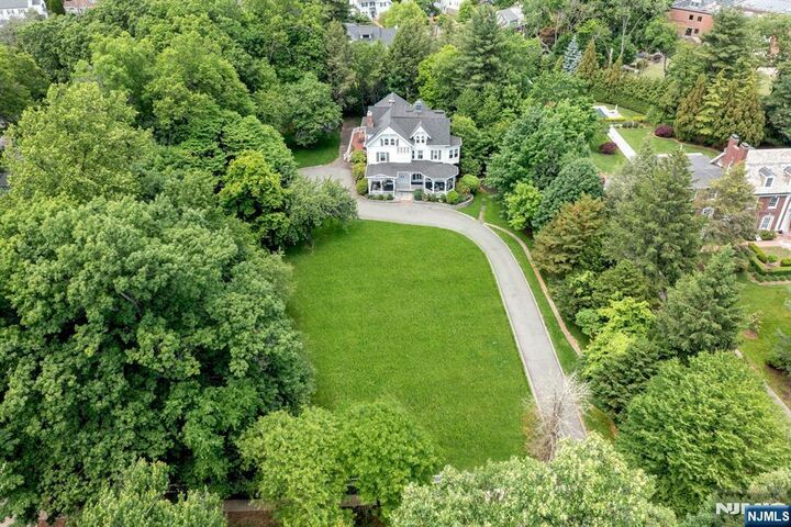 Property Photo:  42 Llewellyn Road  NJ 07042 