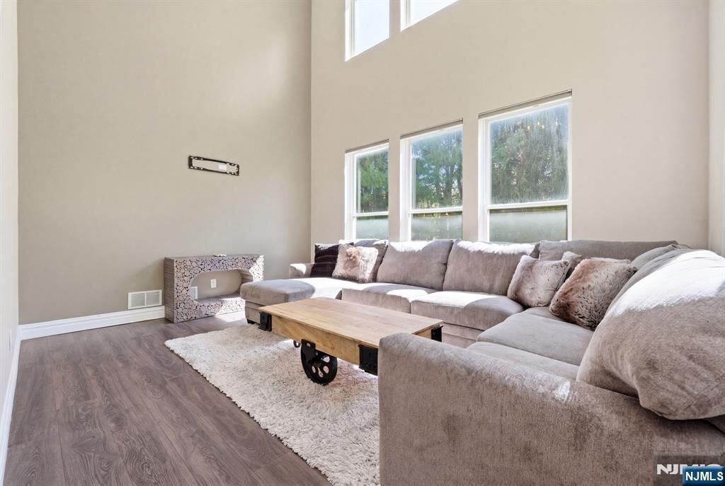 Property Photo: 15 Aspen Court NJ 07419