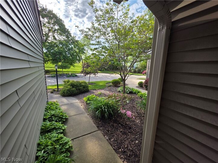 Property Photo: 29 Lethbridge Lane OH 44321