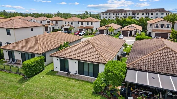 Property Photo: 8968 Madrid Cir FL 34104