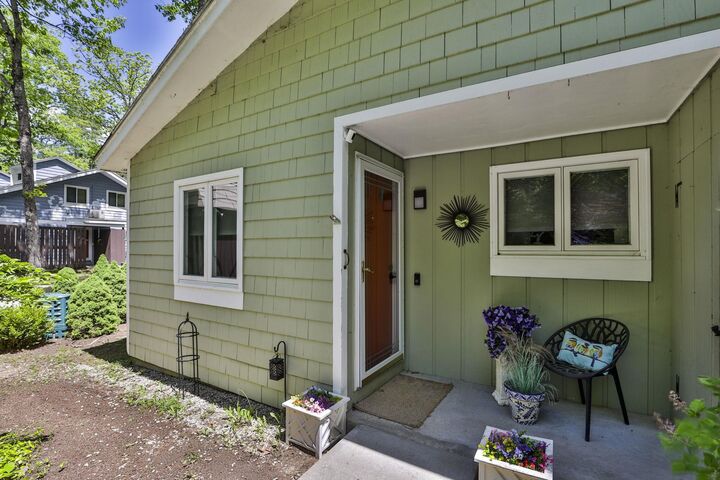 Property Photo:  17 Piscataqua Road  NH 03301 