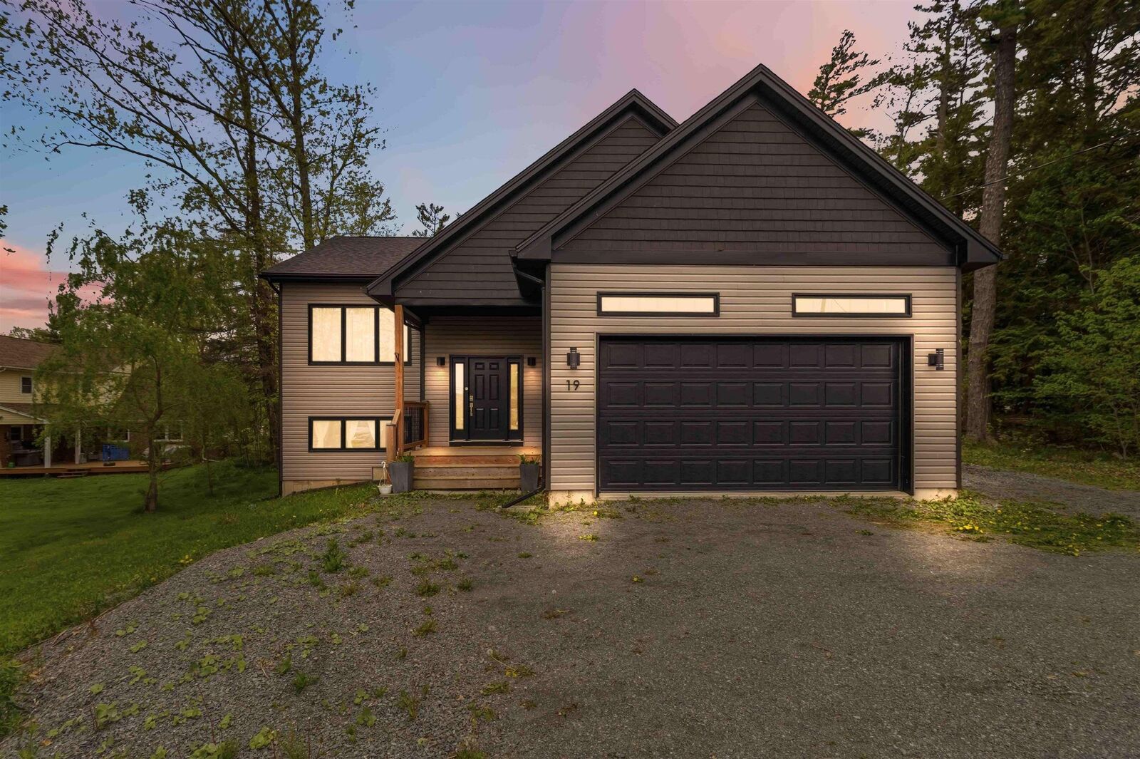 Property Photo:  19 Pine Hill Drive  NS B2S 1G8 