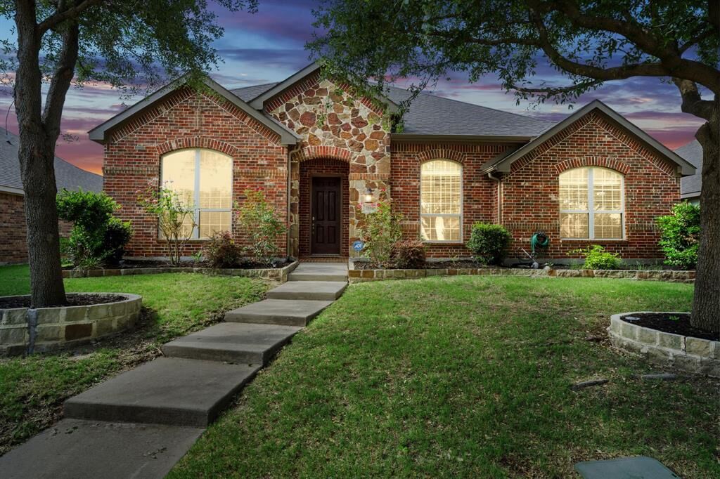 Property Photo:  7510 Handen Drive  TX 75089 