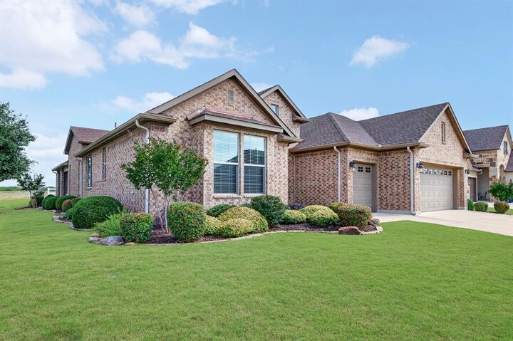 Property Photo: 11920 Cinnamon Drive TX 76207