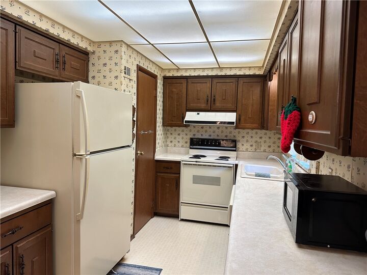 Property Photo:  1121 Meadowbrook Drive  AR 72653 