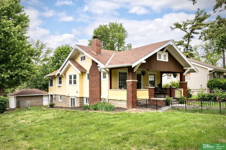 Property Photo:  1504 Bellevue Boulevard  NE 68005 
