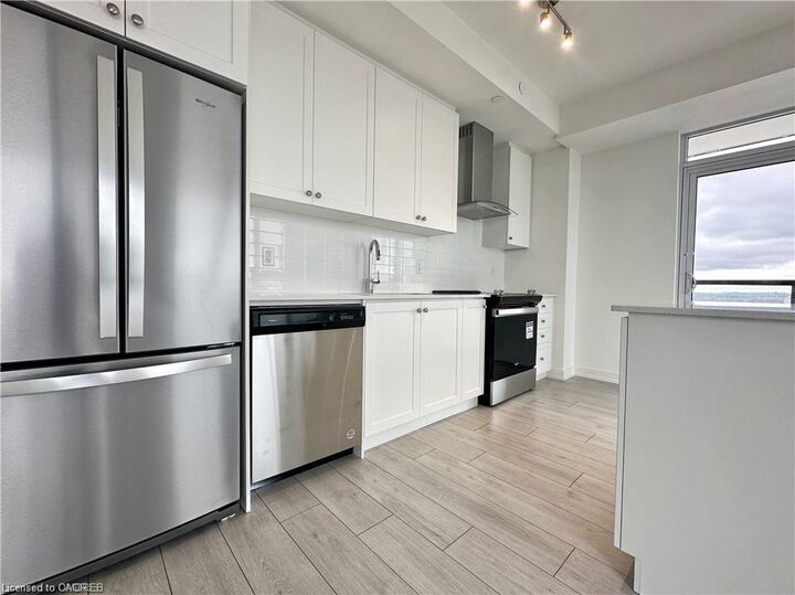 Property Photo:  55 Duke Street 1809  ON N2H 0C9 