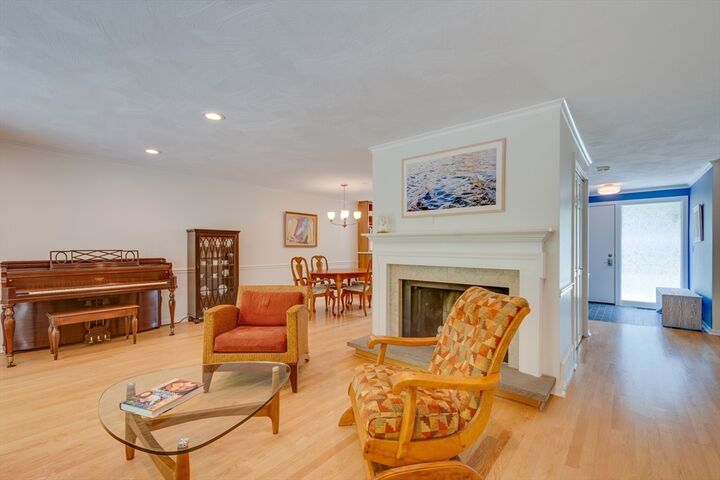 Property Photo:  235 Aspen Cir 235  MA 01773 