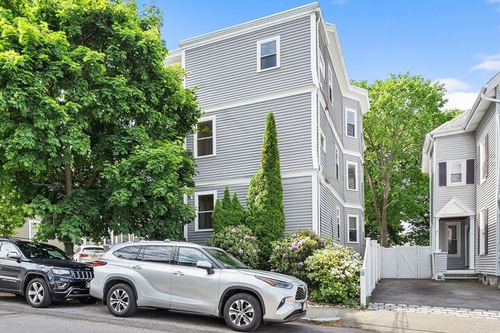 Property Photo: 17 Robbins St 3-1 MA 02453