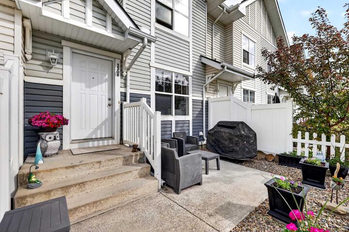 Property Photo: 3308 New Brighton Gardens SE AB T2Z 0A2