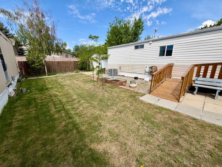 Property Photo: 2300 13 Street N 311 AB T1H 4E8