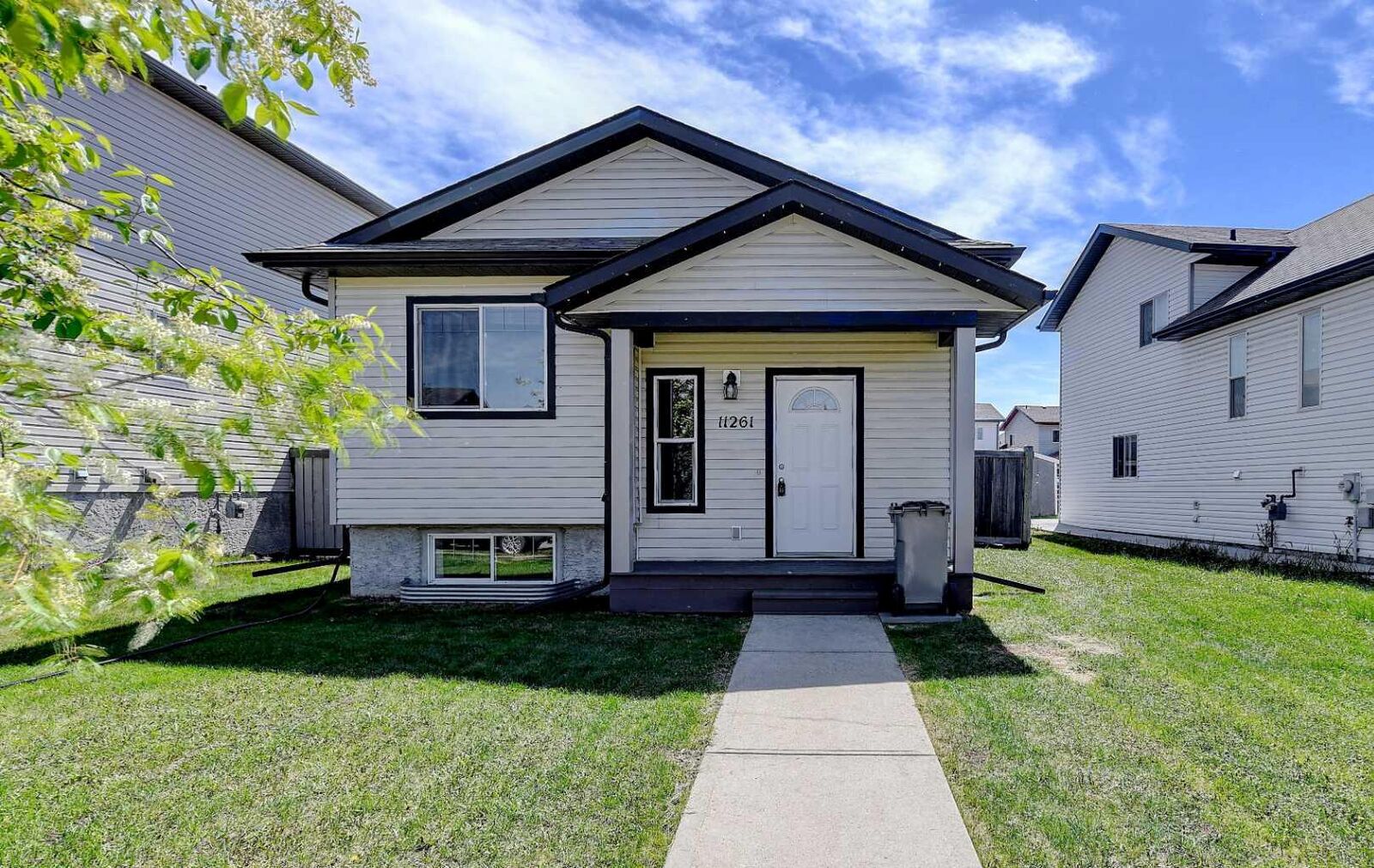 Property Photo:  11261 75A Avenue  AB T8W 0C3 