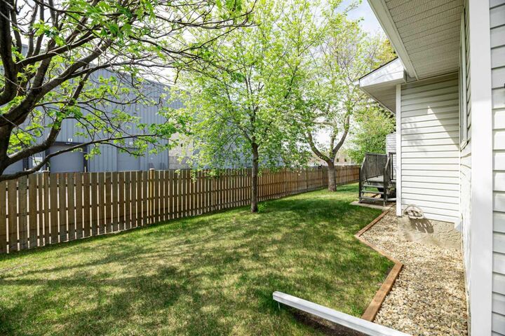 Property Photo: 2816 Botterill Crescent 59 AB T4R 2H7