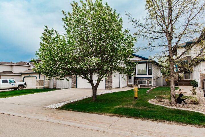 Property Photo:  118 Pinnacle Way  AB T8W 2N9 