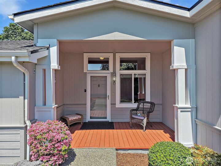 Property Photo:  21804 SE 272nd Place  WA 98038 