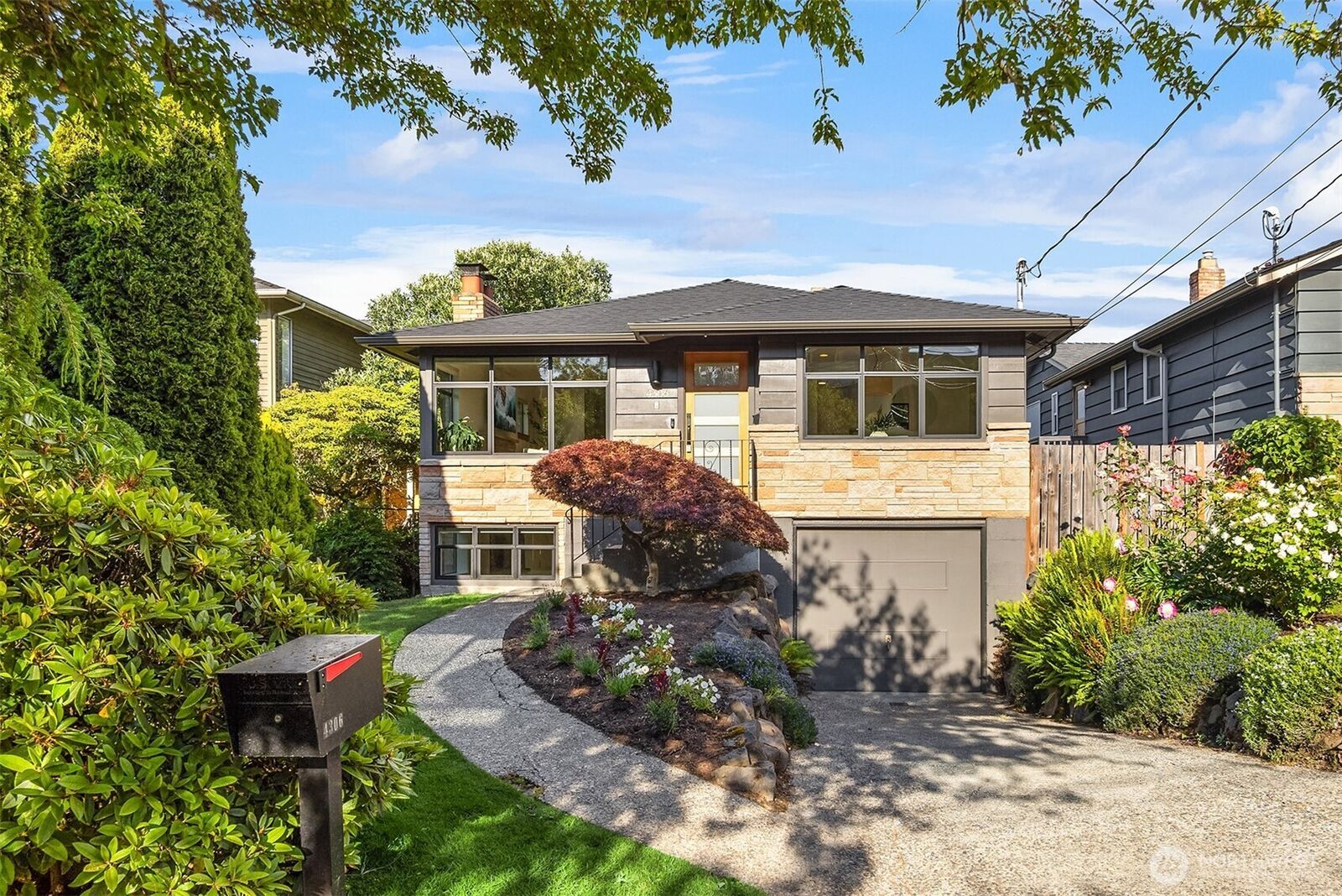 Property Photo:  4306  29th Avenue W  WA 98199 