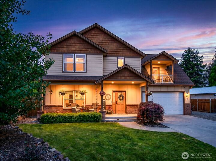 Property Photo: 104 35th Street NW WA 98802