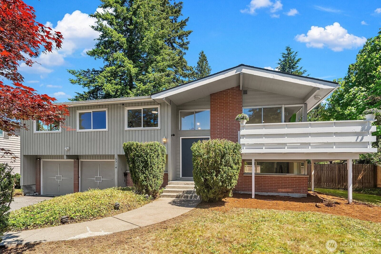Property Photo:  6314  126th Avenue SE  WA 98006 