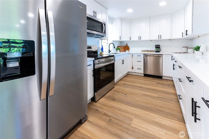 Property Photo:  931  Van Jan Street  WA 98290 