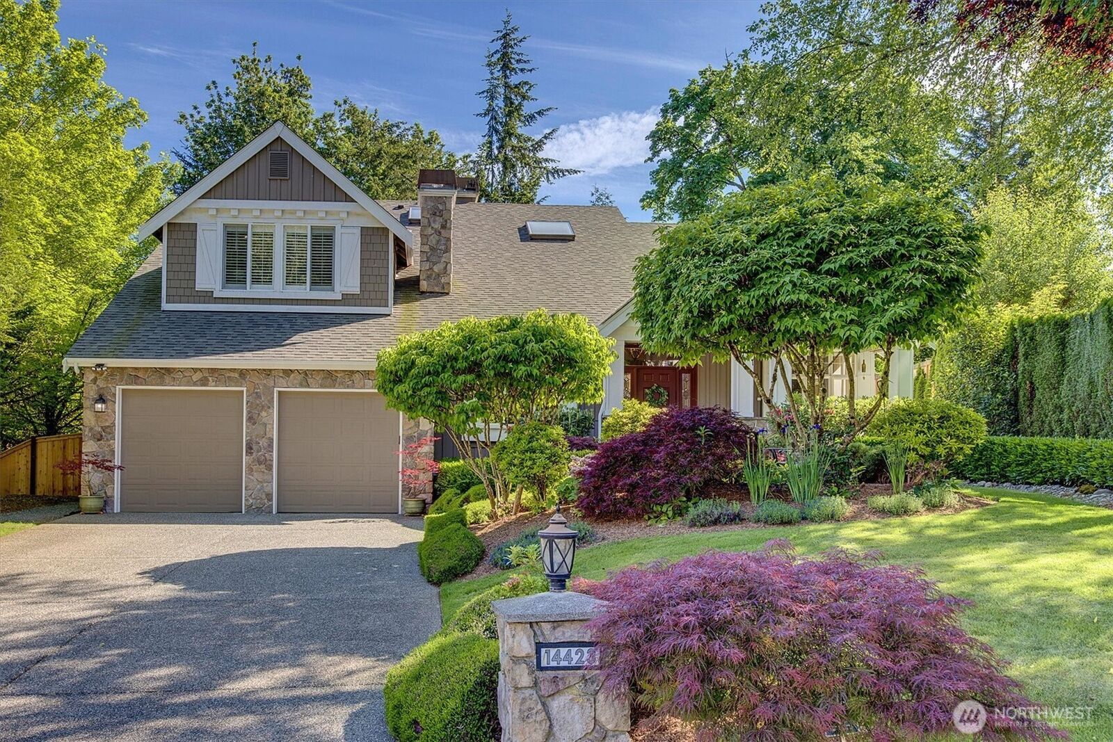Property Photo:  14423 SE 89th Place  WA 98059 