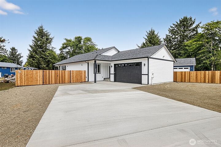 Property Photo:  647  Skamokawa Court SE  WA 98569 