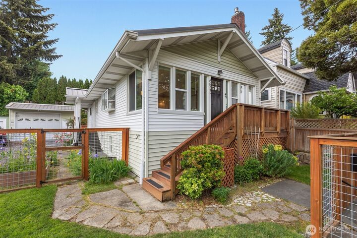 Property Photo: 6533 20th Avenue NE WA 98115