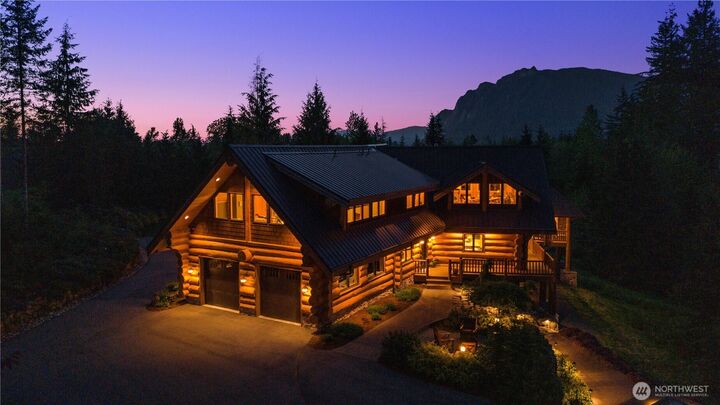 Property Photo:  16323  Reserve Drive SE  WA 98045 