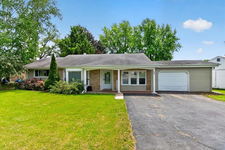 Property Photo: 249 Hickory Lane IL 60002