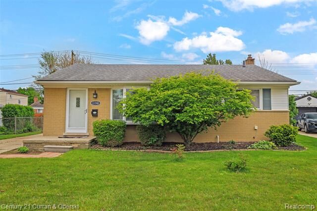 Property Photo:  31741 Lonnie Boulevard  MI 48185 