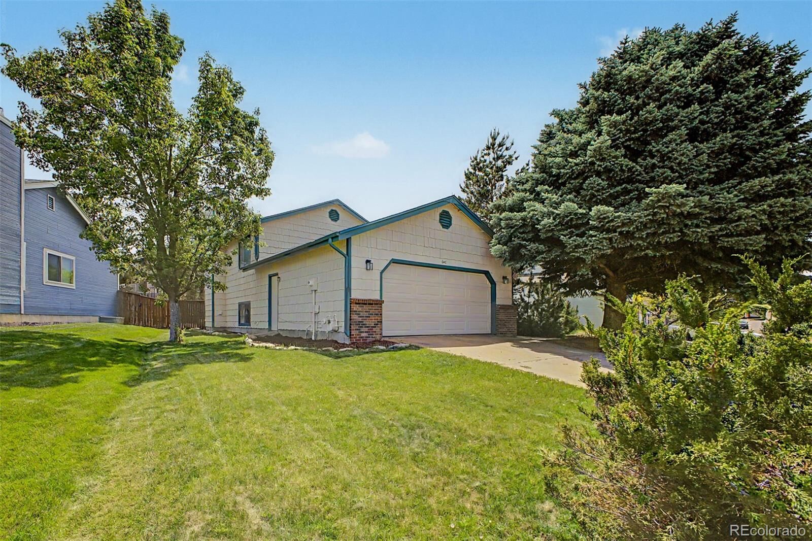 Property Photo:  648 Ridgeglen Way  CO 80126 