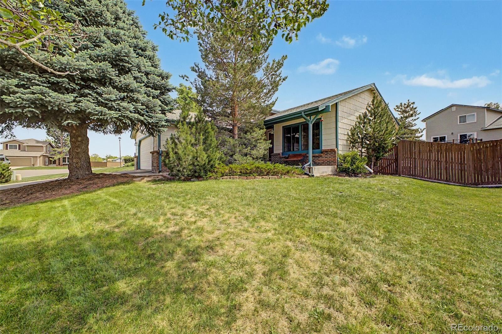 Property Photo:  648 Ridgeglen Way  CO 80126 