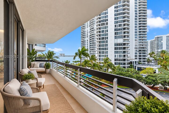 Property Photo: 19195 NE 36th Ct 502 FL 33180