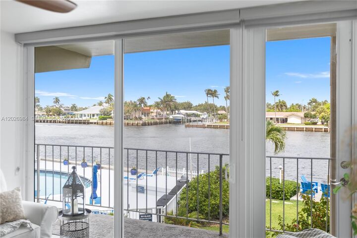 Property Photo: 743 N Riverside Dr 4B FL 33062