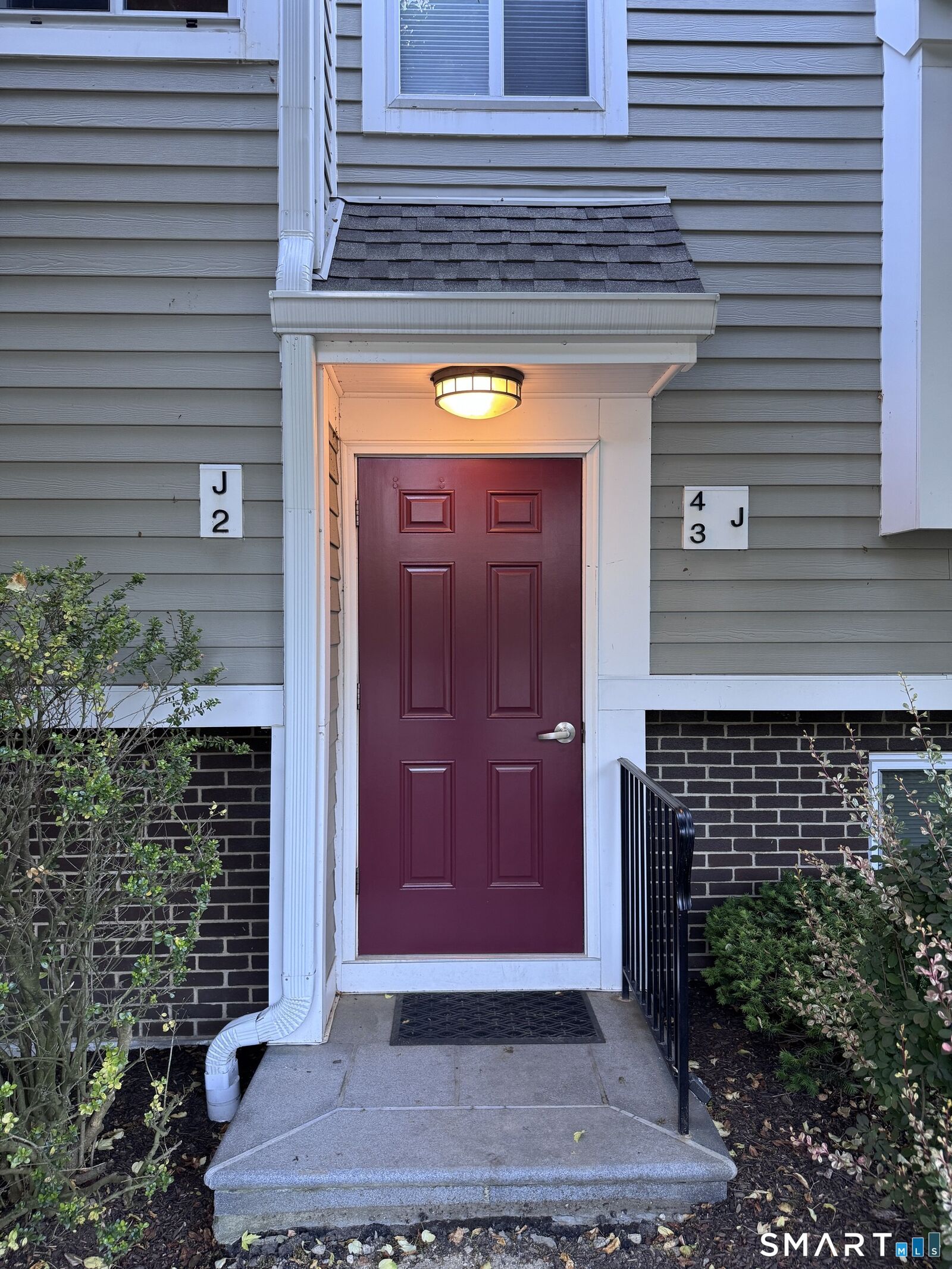 Property Photo:  71 Aiken Street J2  CT 06851 