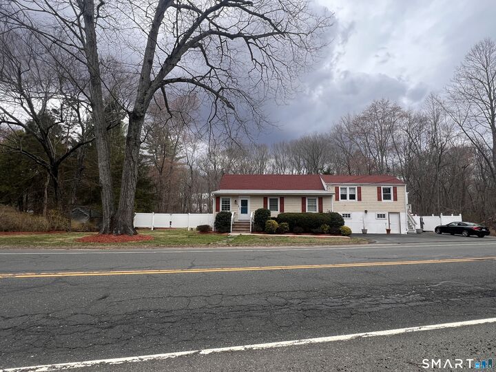 Property Photo:  556 Pepper Street  CT 06468 