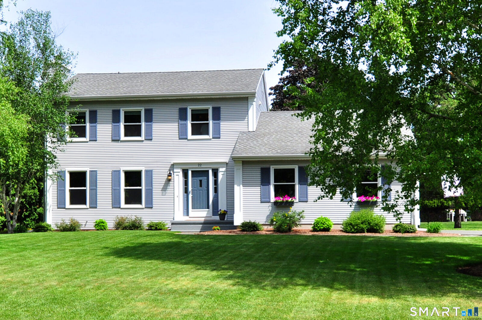 Property Photo: 22 Pebblebrook CT 06095