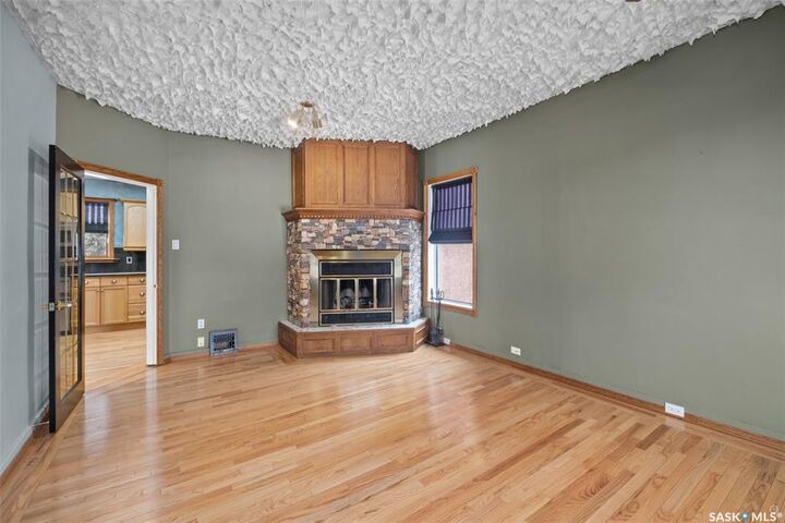Property Photo: 1027 4th Street E SK S6V 0L1