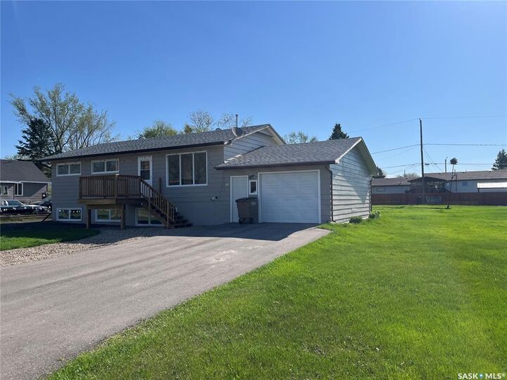 Property Photo:  42 6th Street NE  SK S0A 4J0 