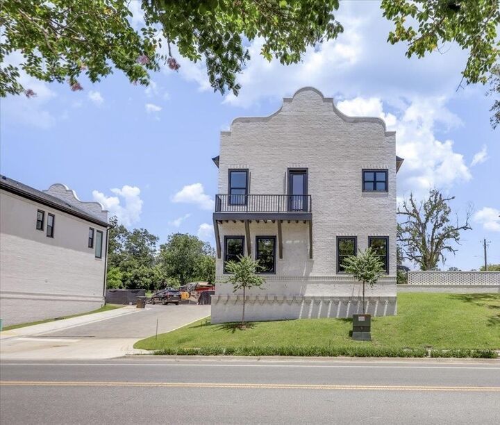 Property Photo: 275 S Franklin Boulevard 11 FL 32301