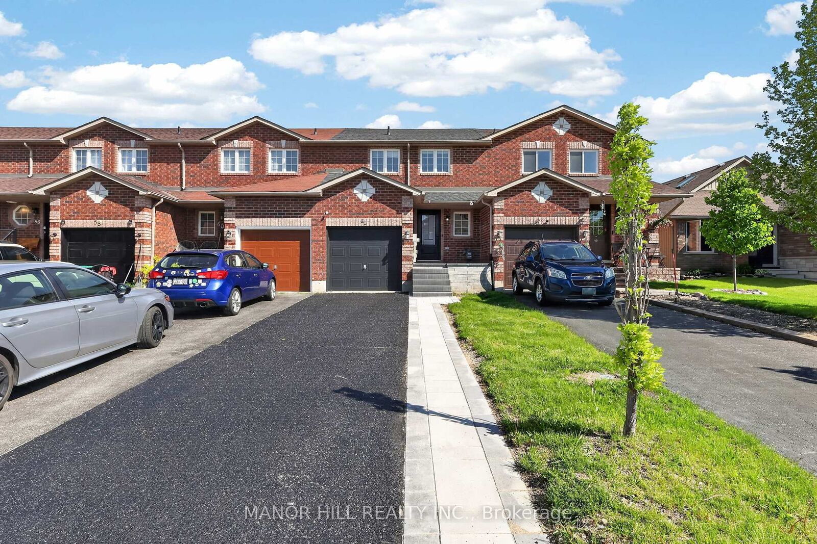 Property Photo:  62 Monarchy Street N  ON L4M 7K1 