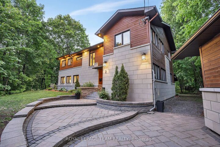 Property Photo: 2 Fairhaven Way ON K1K 0R3
