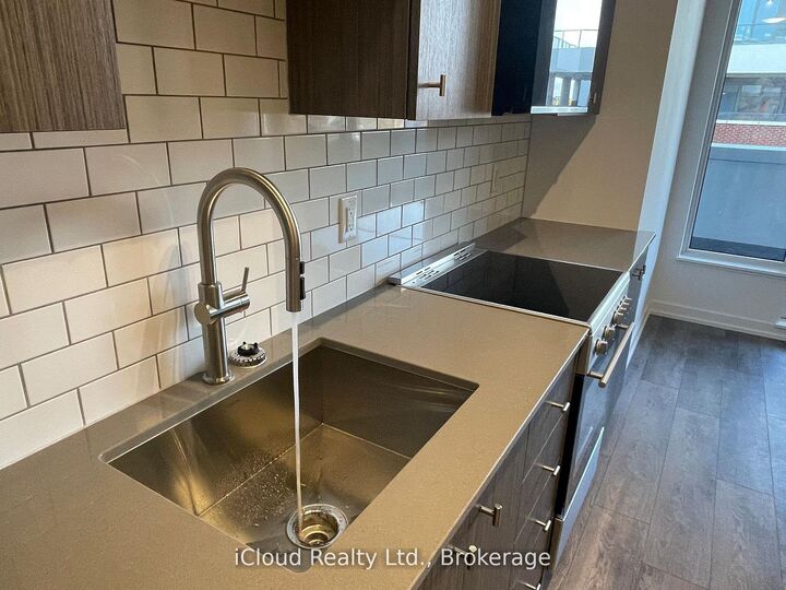 Property Photo: 5 Wellington Street 202 ON N2G 0E3