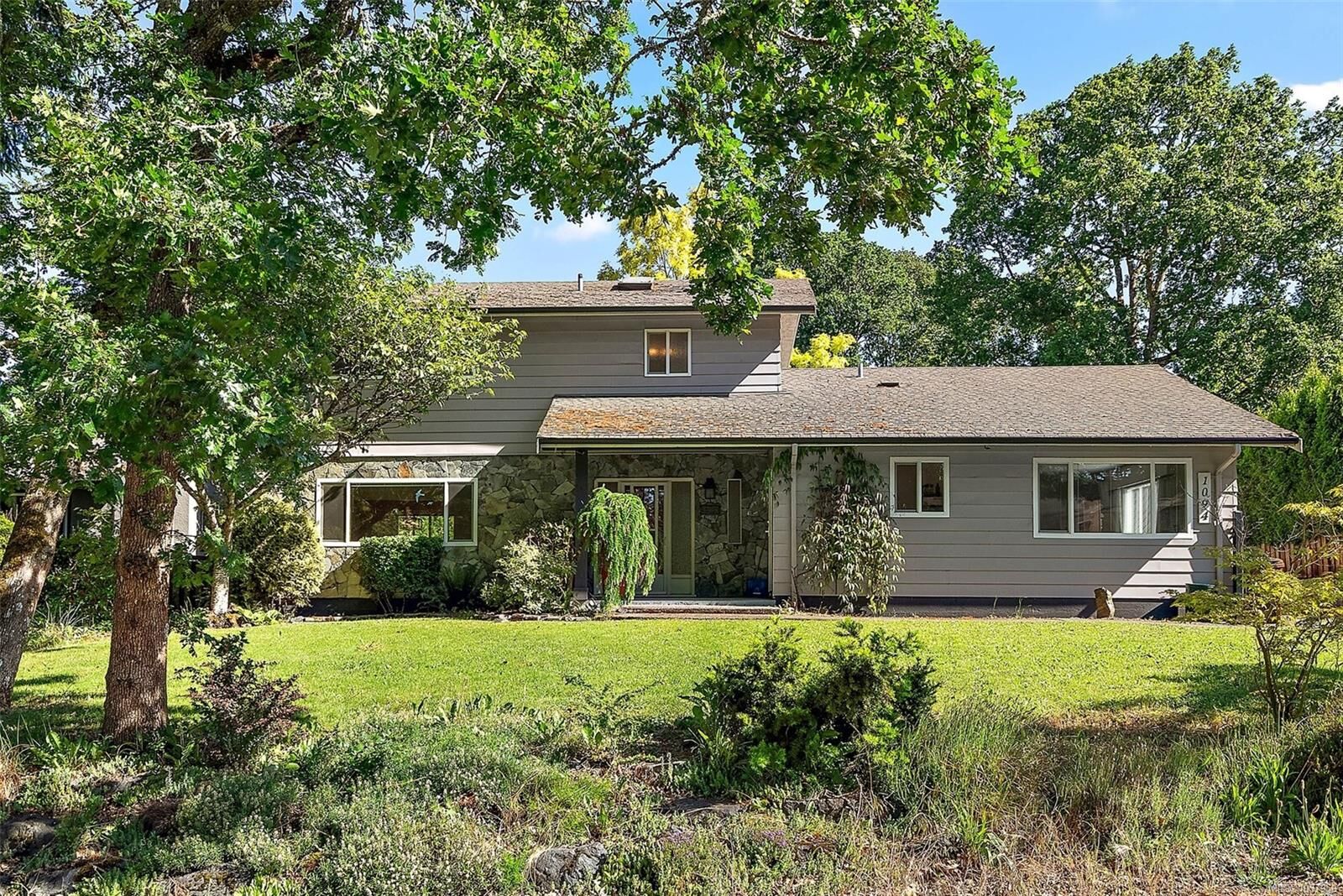 Property Photo: 1094 Sluggett Rd BC V8M 1J1