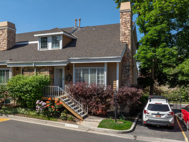 Property Photo: 3430 S Brook View Ln UT 84106