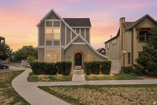 272 E Porter Ct