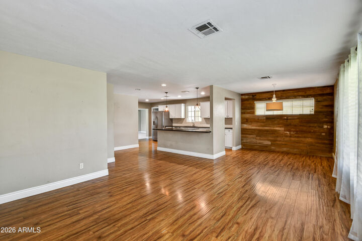 Property Photo:  4652 E Vernon Avenue  AZ 85008 