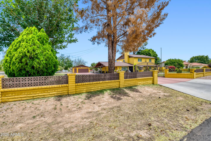 Property Photo: 6546 W Surrey Avenue AZ 85304