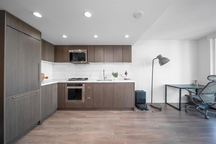 Property Photo:  8189 Cambie Street 2605  BC V6P 0G6 