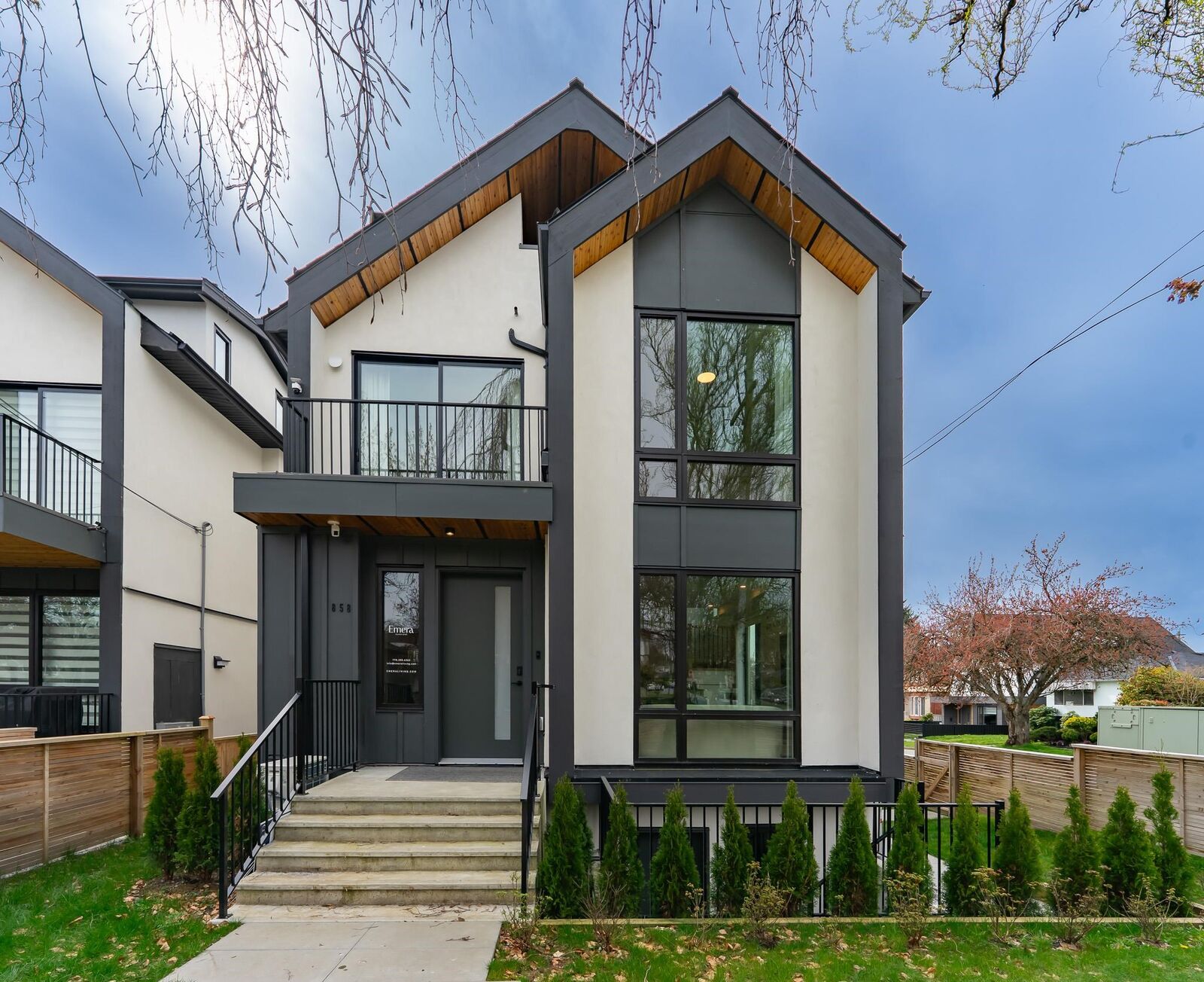 Property Photo: 858 W 64th Avenue BC V6B 2L4